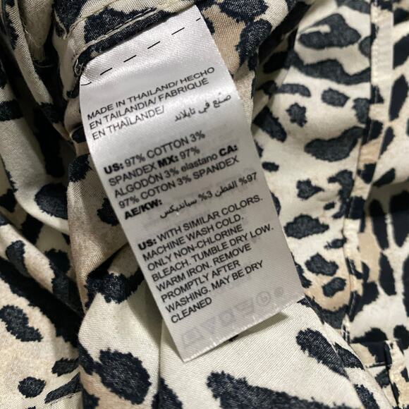 Chicos animal print tunic length button down shirt size 0, 4-6 cheetah pockets - Picture 8 of 8